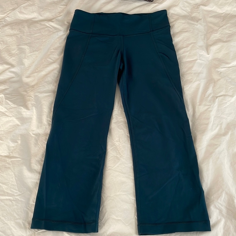 Lululemon Gather & Crow crop legging